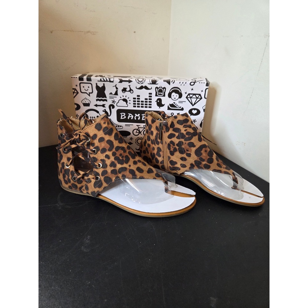 Bamboo Bliss-92M Leopard Print Gladiator Thong Sandals Womens 8 LEOFS Flat